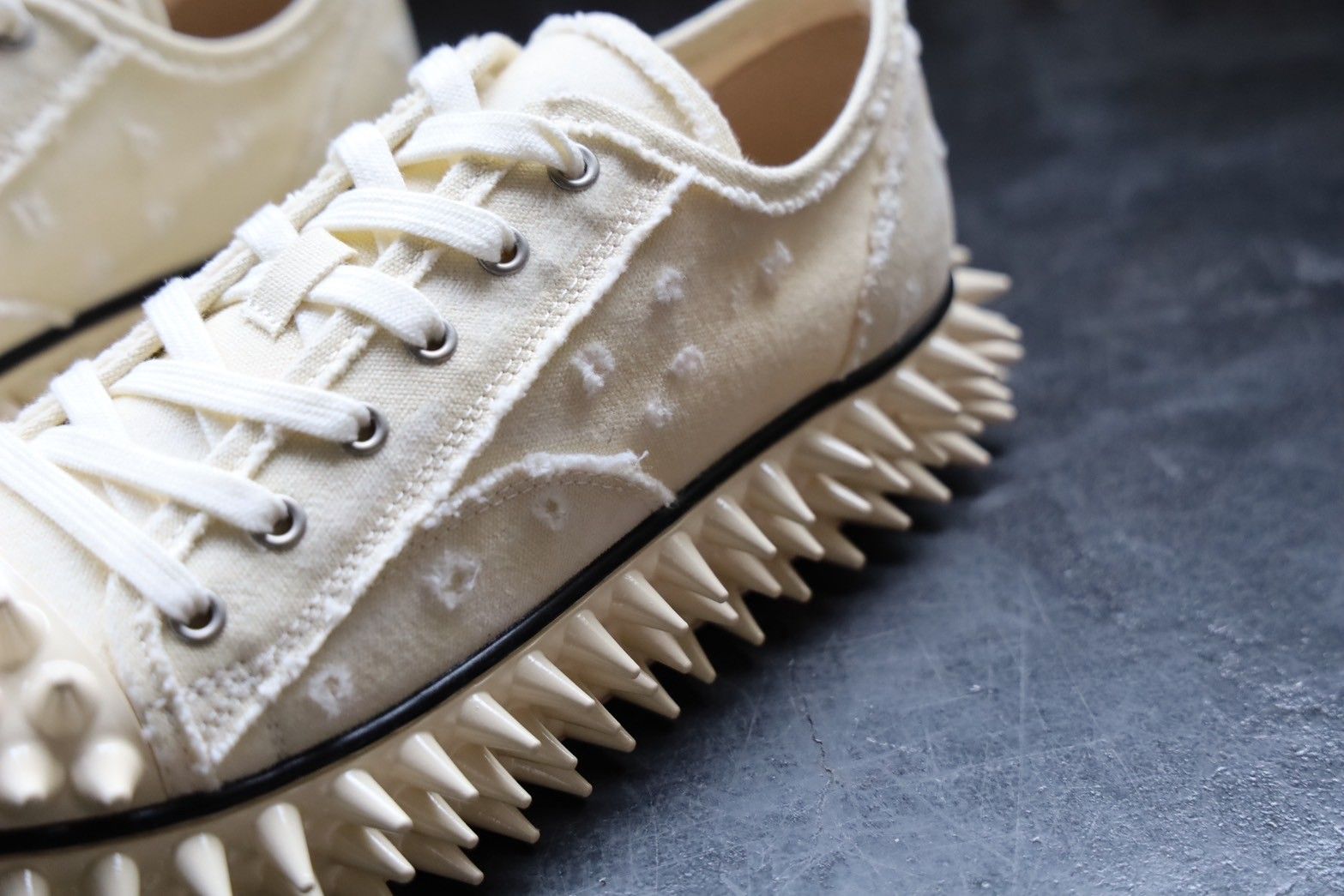 doublet - doublet 25SS SPIKY CANVAS SNEAKER (25SS60FT67)IVORY☆1月