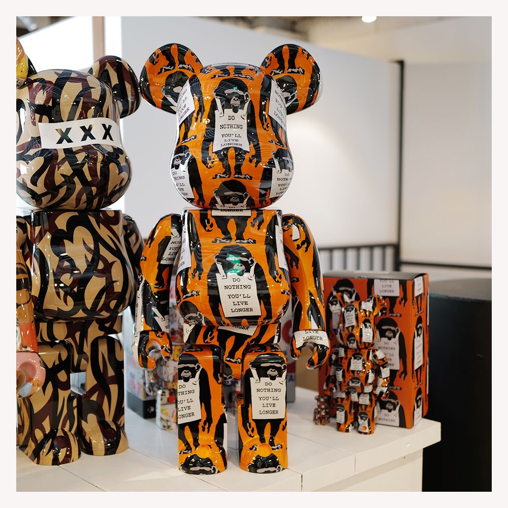 BE@RBRICK MONKEY SIGN 1000％ ベアブリック バンクシー モンキーサイン