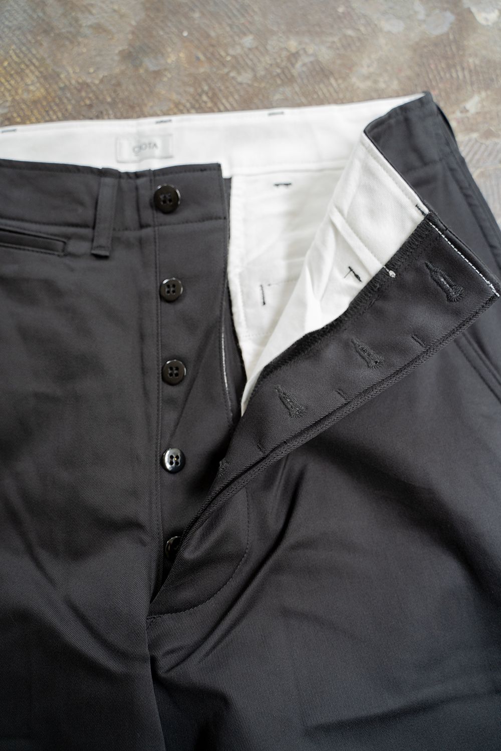 CIOTA - 【ラスト1点】スビンコットンウエポンチノパンツ(BLACK) | Salty