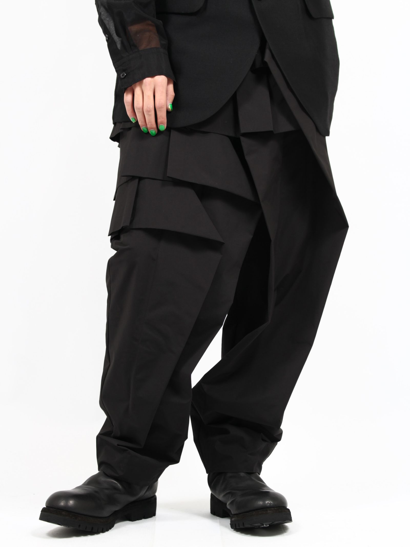 TAAKK - 【25SS】フリル パンツ / RUFFLE PANTS / ブラック | STORY