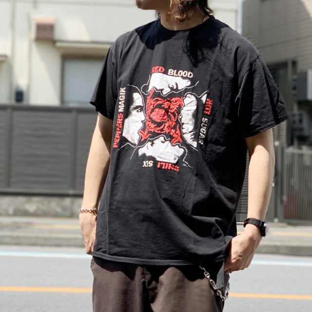 THRIFTY LOOK / RED HOT CHILI PEPPERS S/S TEE