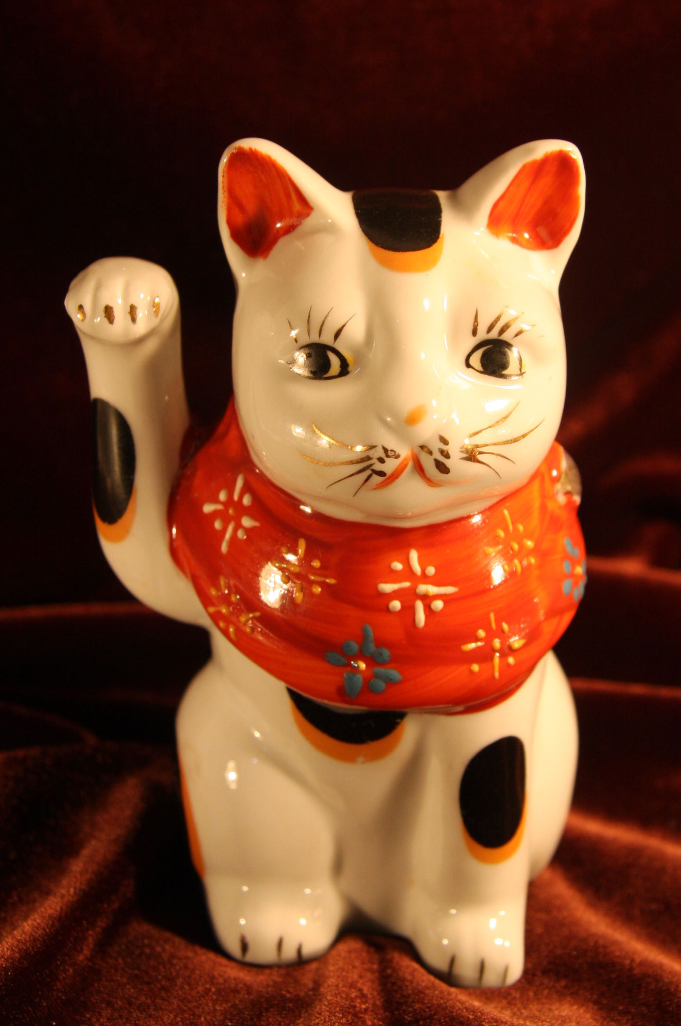 花柄陶器製招き猫 作家作品 花柄陶器招き猫 花柄の陶器製