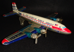 ブリキ飛行機ノースウェストDC4