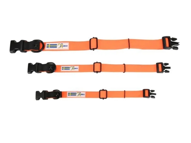 視認性の高いネオンカラーが映える丈夫な犬用首輪｜アクサエコ