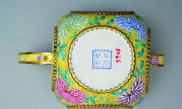 清宫旧藏之“洋珐琅”器物，究竟是广州制造还是西洋制造？_古代艺术_澎湃