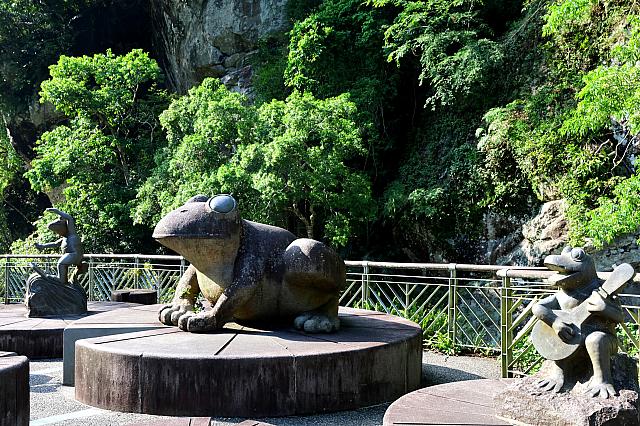 台湾観光】新竹県の人気絶景スポット「青蛙石天空歩道(カエル石スカイ