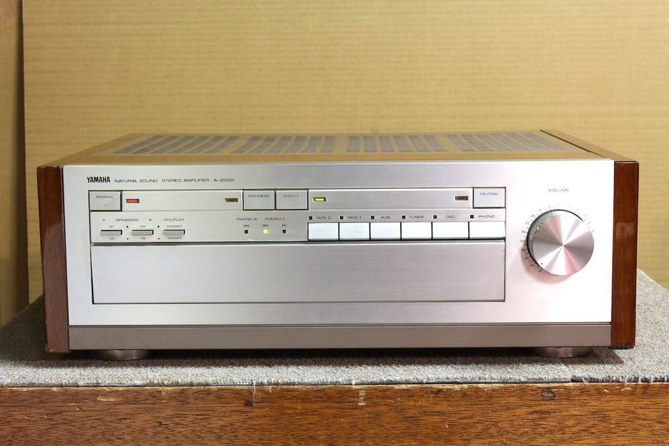 □□【￥195,000・1987年】YAMAHA A-2000 プリメインアンプ