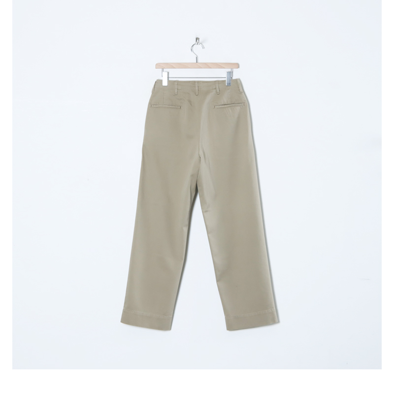 COMOLI(コモリ) KHAKI チノパンツ