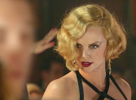 トリコロールに燃えて (2004)：キャスト・あらすじ・作品情報｜シネマ