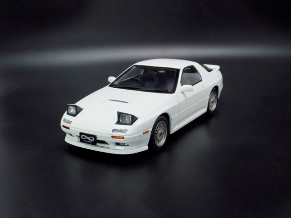 1/18 MAZDA SAVANNA RX-7 FC INFINI -RHD- ホワイト[WHELART]【送料