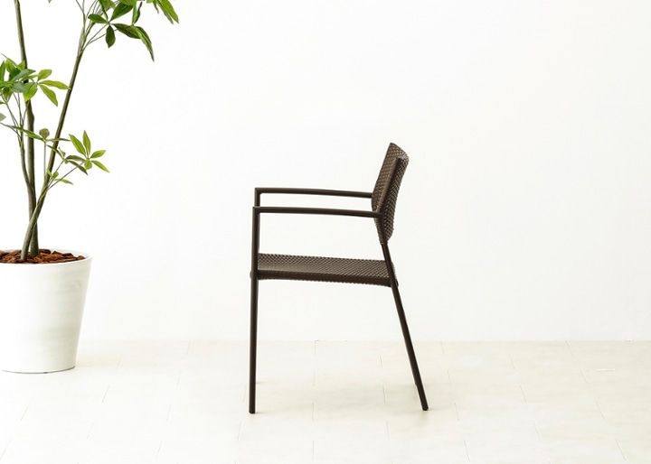 ガーデン・スタッキング・アームチェアv02～耐久性と美しさを兼ね備え