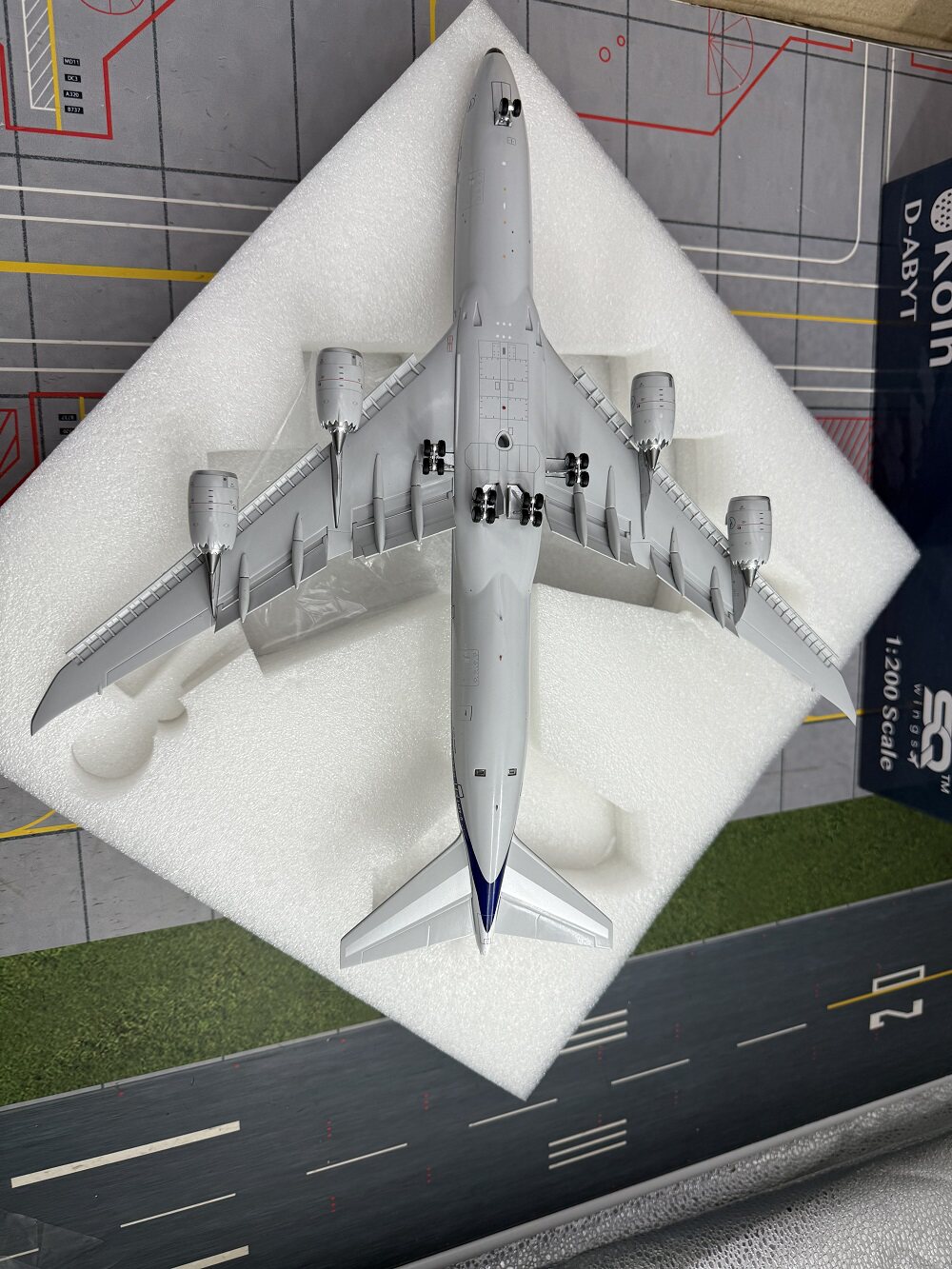 航空機・ヘリコプター SQ Wings 1:200 Lufthansa B747-8 D-ABYA 航空機