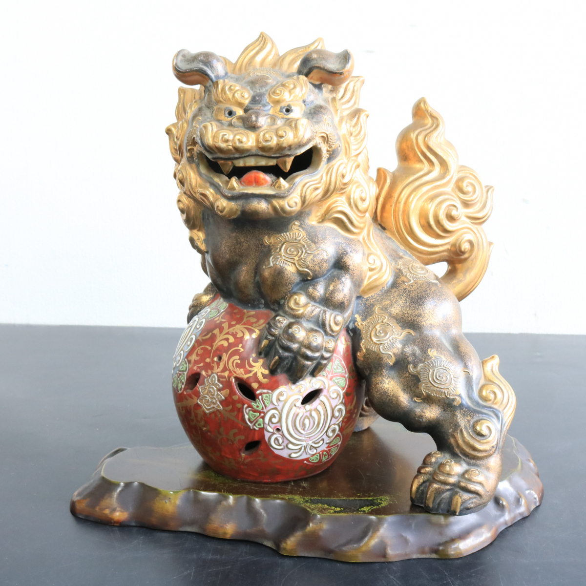 QN11 大型45cm 九谷焼 玉乗り獅子 玉獅子 シシ 縁起物 魔除け シーサー