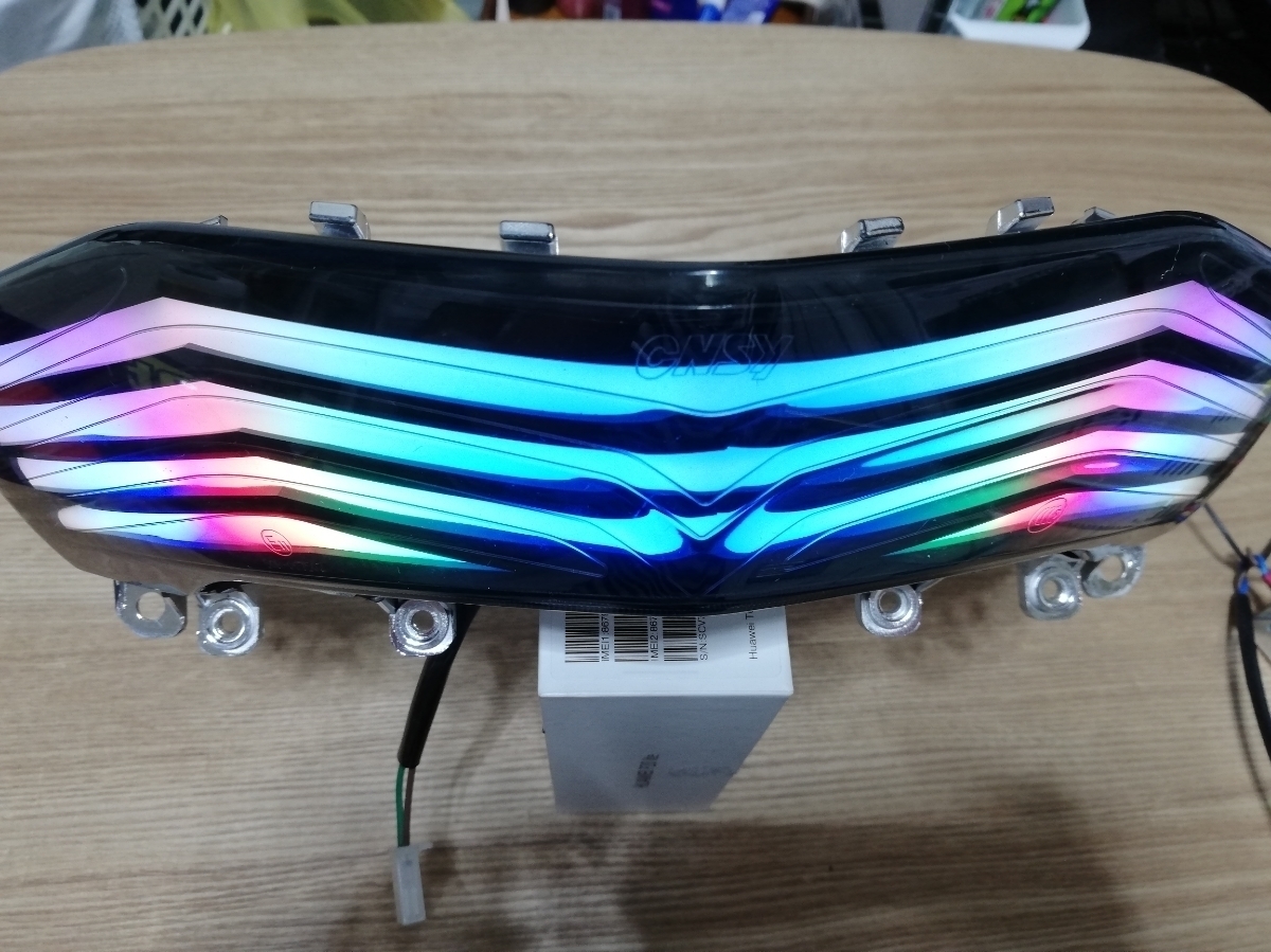 シグナスX社外ファイバーテールシーケンシャル7色レインボー3