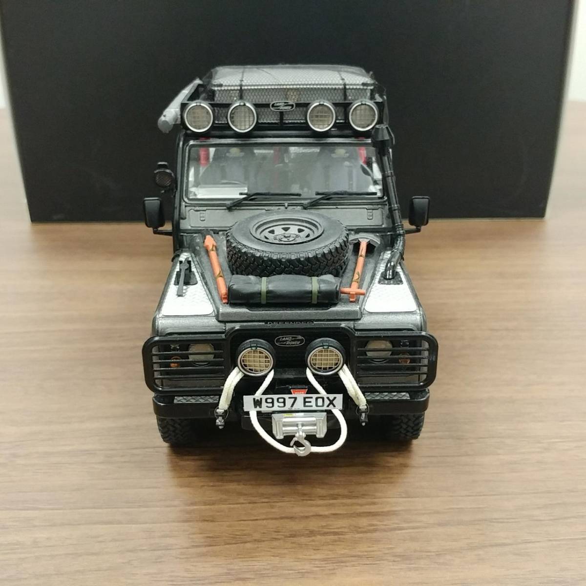 特価 京商 (1/18) ランドローバー Defender トゥームレイダー 特価 京