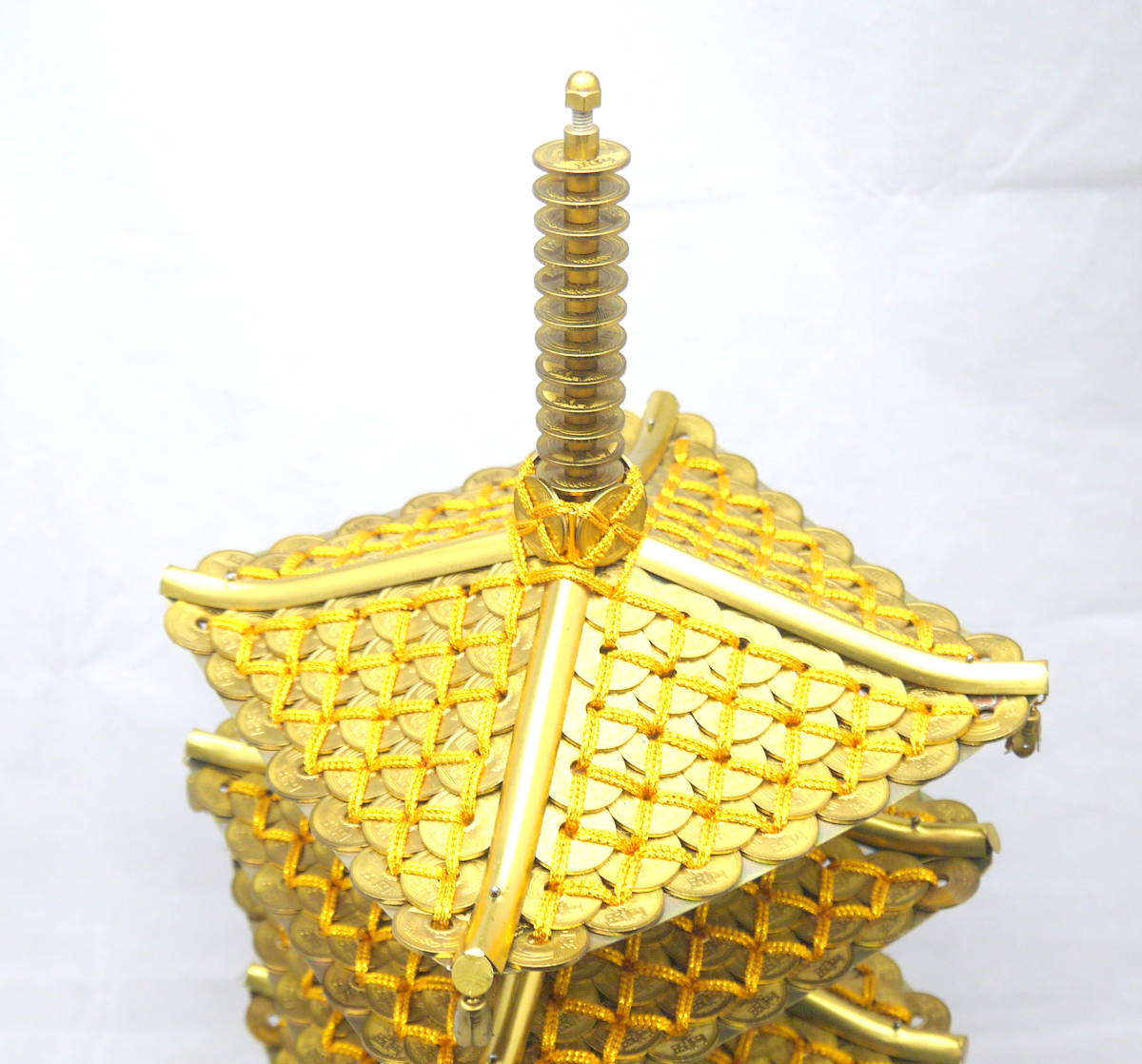 五重塔（5円玉の手作り品）