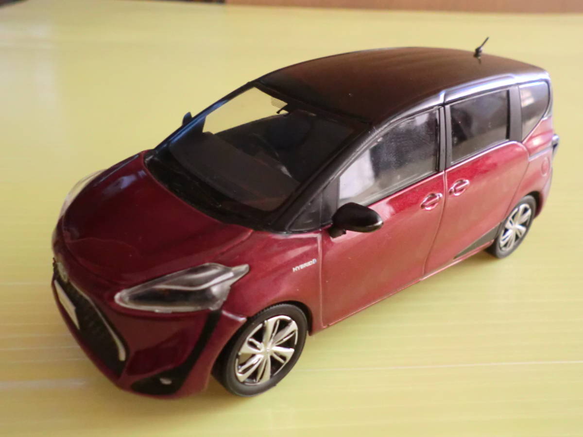 シエンタ ミニカー 赤 トヨタ Sienta 1/30ミニカー 赤 1/30 ミニカー