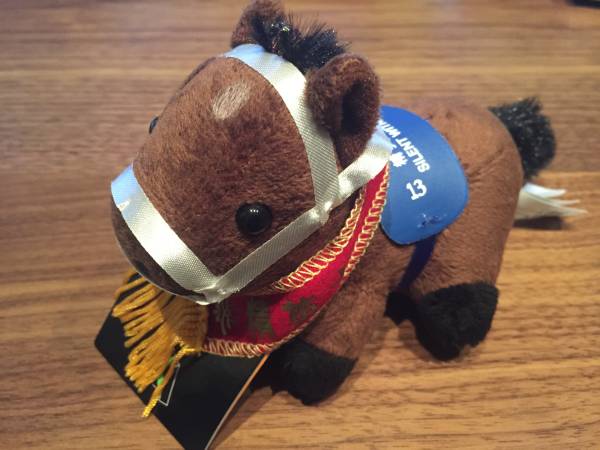 サイレントウィットネス Sサイズ 香港競馬 ぬいぐるみ サイレント