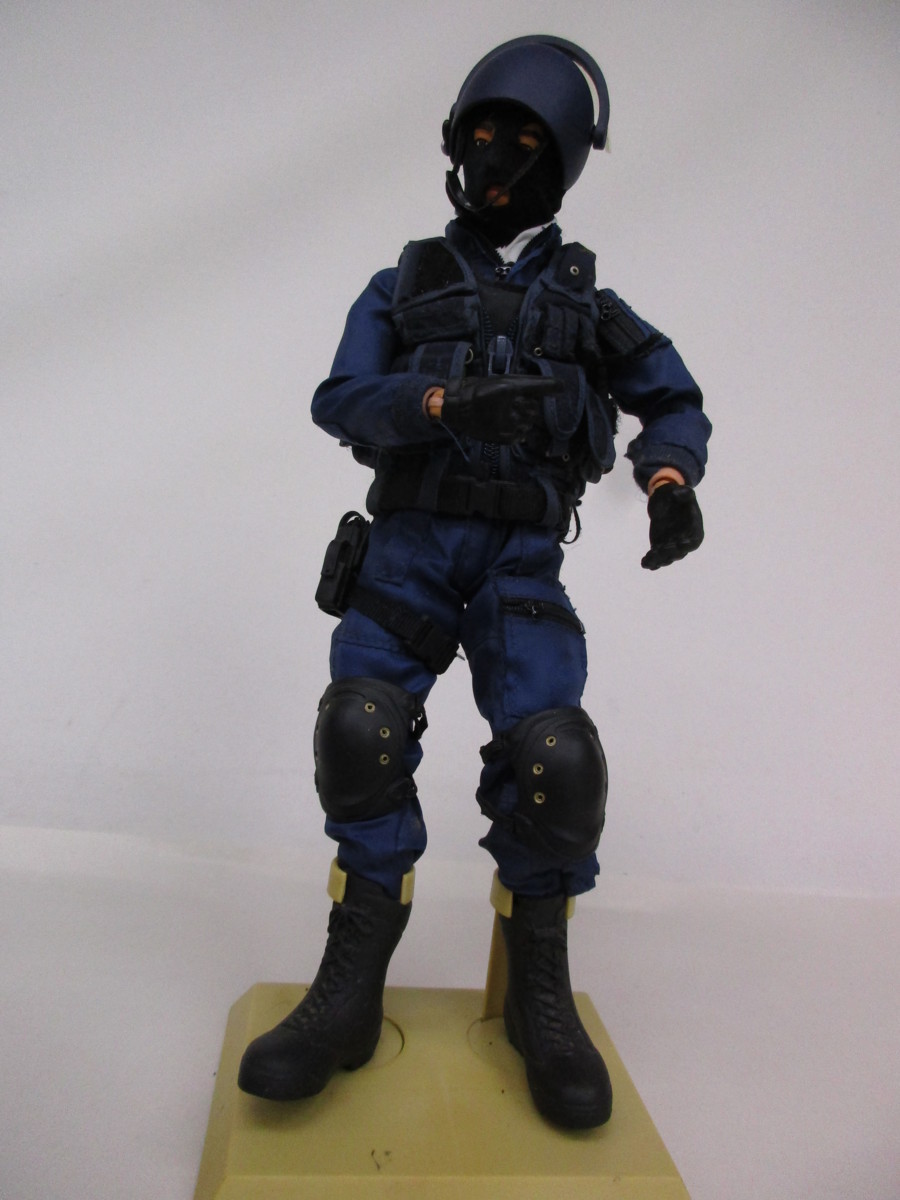 メディコムトイ SAT 特殊急襲部隊 Amazon.co.jp: メディコムトイ SAT