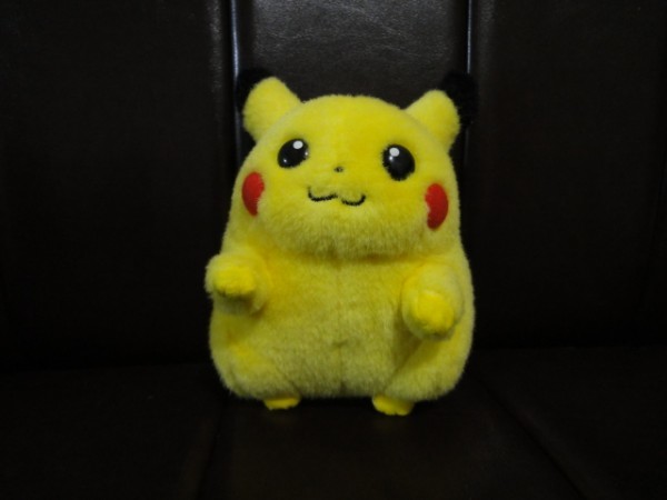 ポケモン ピカチュウ 初期 ぬいぐるみ お腹で音鳴る。 ピカチュウ
