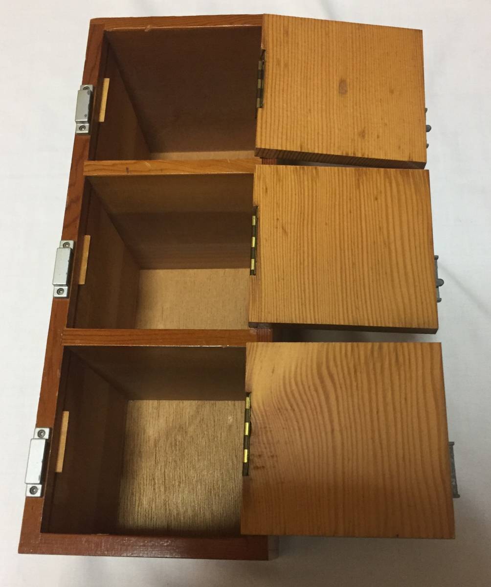 BEETLAND下駄箱小物入れ アンティーク雑貨 銭湯ロッカー風 BEETLAND