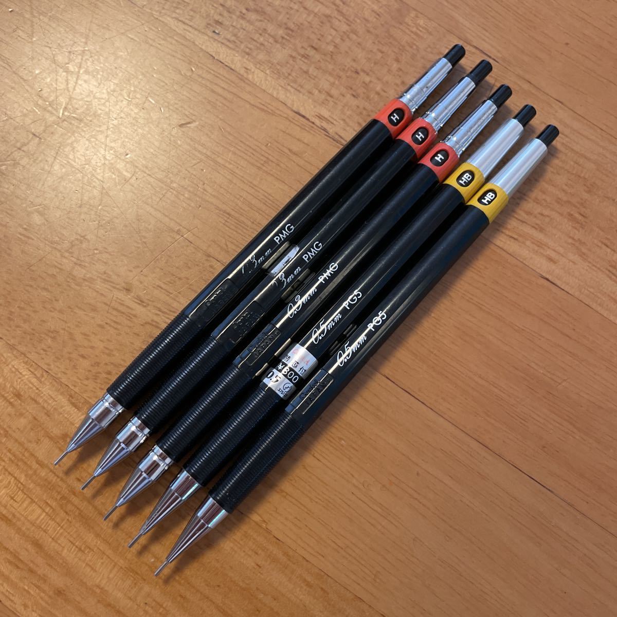 ぺんてる pmg 廃盤 グラフペンシル 0.3m/m Amazon.co.jp: ぺんてる