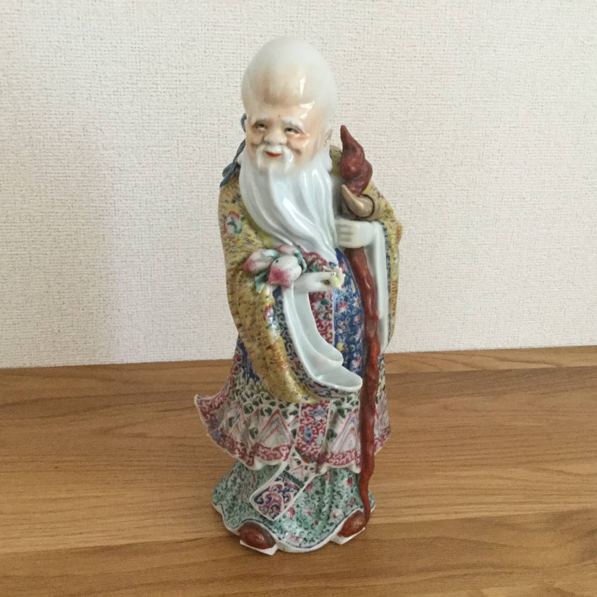 P011【中国美術 骨練物 仙人像】落款印 細密彫刻置物 /60 中国の仙人像