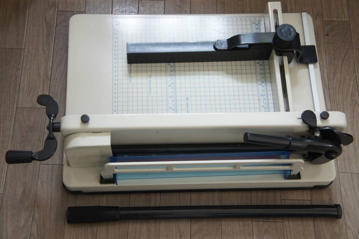 YG-LN 大型裁断機 BA58A4-14b YG-LN 大型裁断機 BA58A4-14 A4 400枚