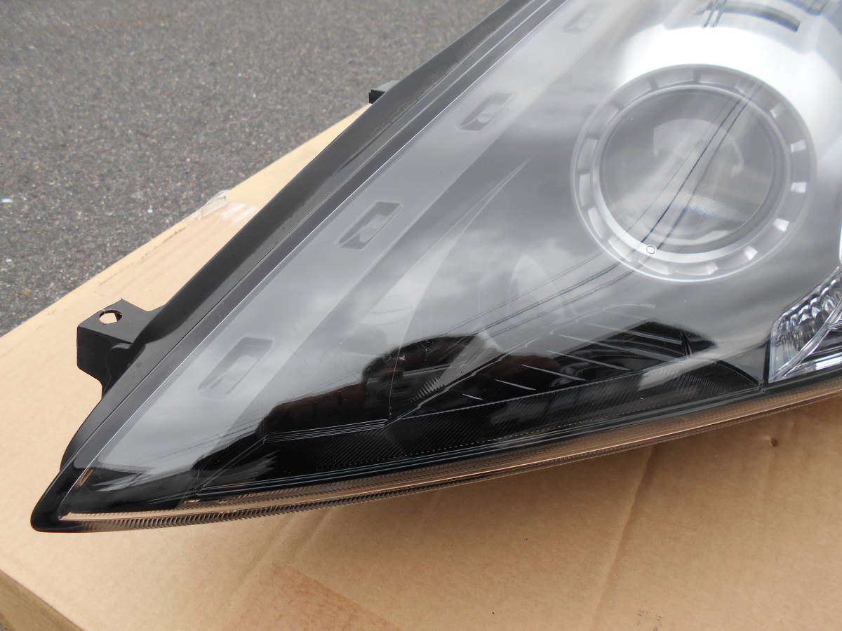 Z34 フェアレディZ 純正 右ヘッドライト（日産 Z34 フェアレディZ 純正