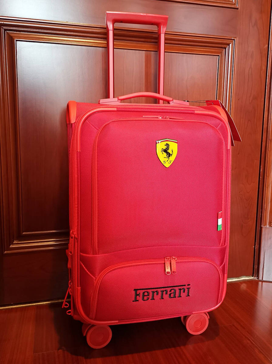 フェラーリ】スーツケース 488GTB 赤 フェラーリ 488 GTB 純正