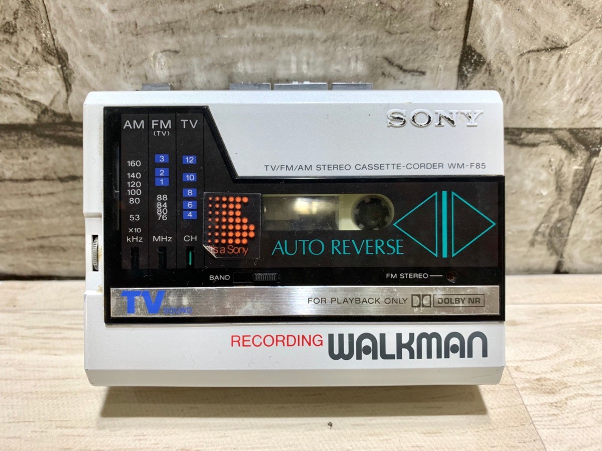 ジャンクSONY WM-F85 SONY WM-F85 ラジオカセットウォークマン レッド