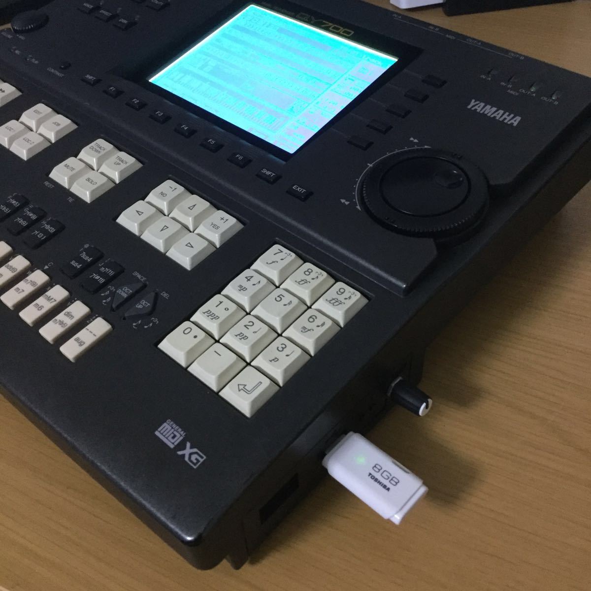 24 YAMAHA QY700 シーケンサー 【公式通販】