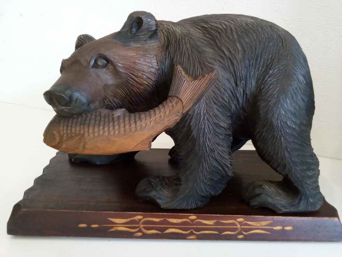 木製クマ彫刻 約30cm