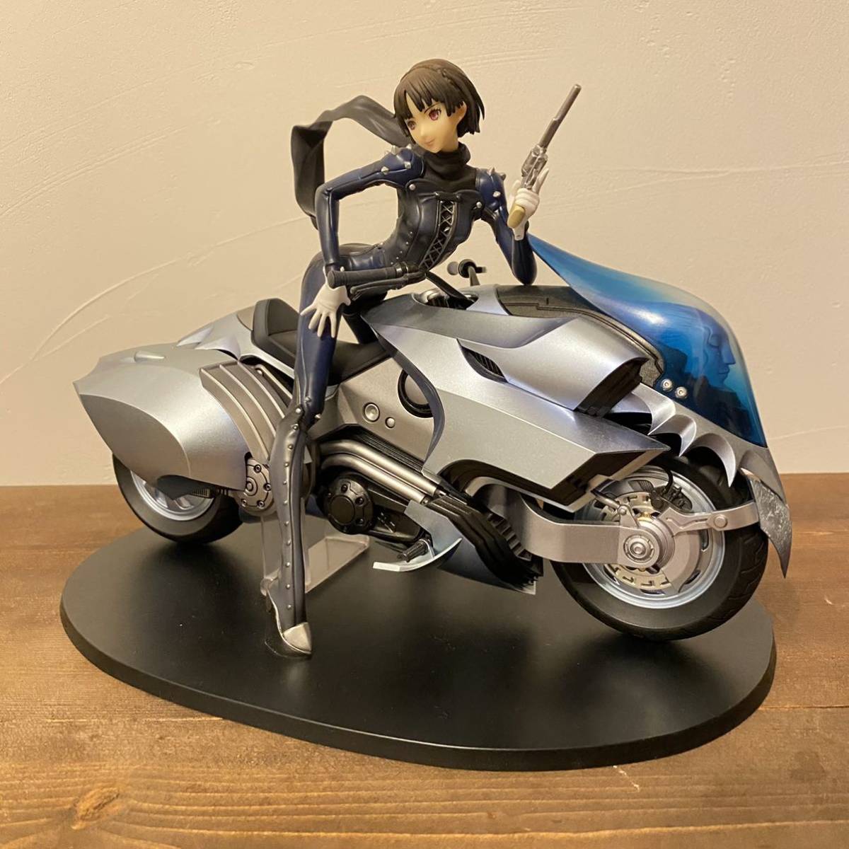 ペルソナ5 新島真 怪盗 Ver. with ヨハンナ 1/8 完成品フィギュア