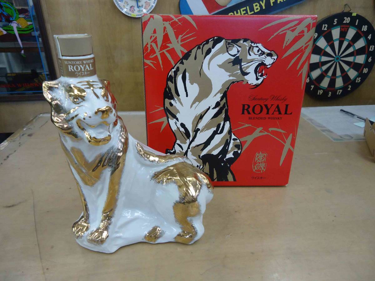 未開栓》サントリー ウイスキー ローヤル 寅 干支ボトル 2010 未開栓