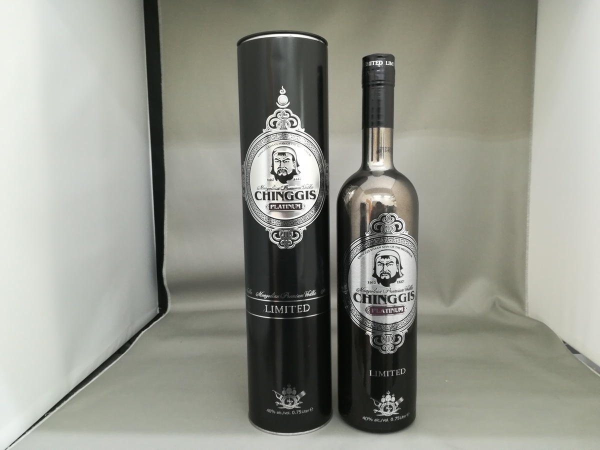 古酒・未開栓】 チンギス CHINGGIS プラチナム PLATINUM 40％ 750ml