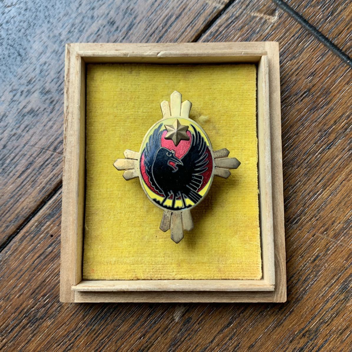 ◇極希少 明治時代◇帝国軍人後援会 バッジ/徽章 64個 ヤタガラス デザイン