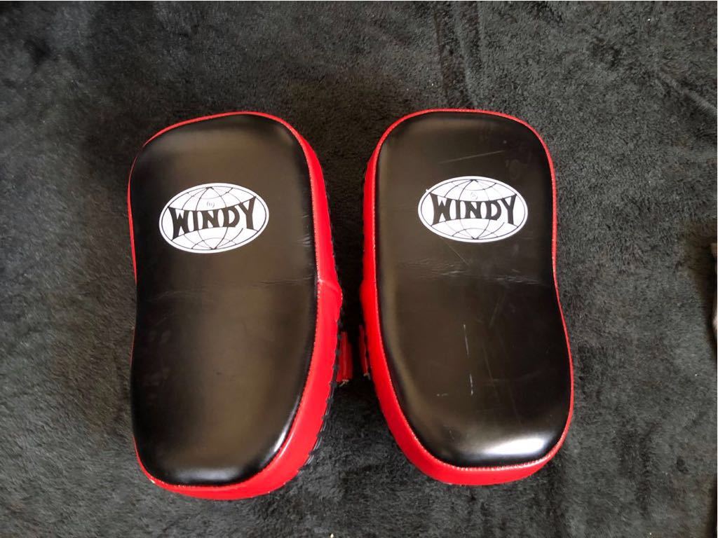 RRRWINDY キックミット 黒/赤 フリーサイズ RRRWINDY キックミット 黒