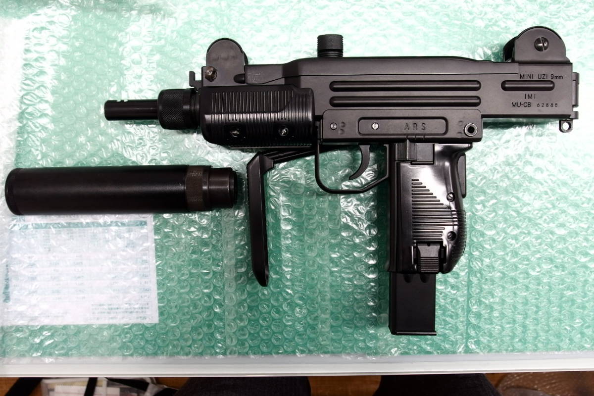 WA ミニUZI ガスブロ／美品・ケース・マガジン付 WA ミニUZI UZI