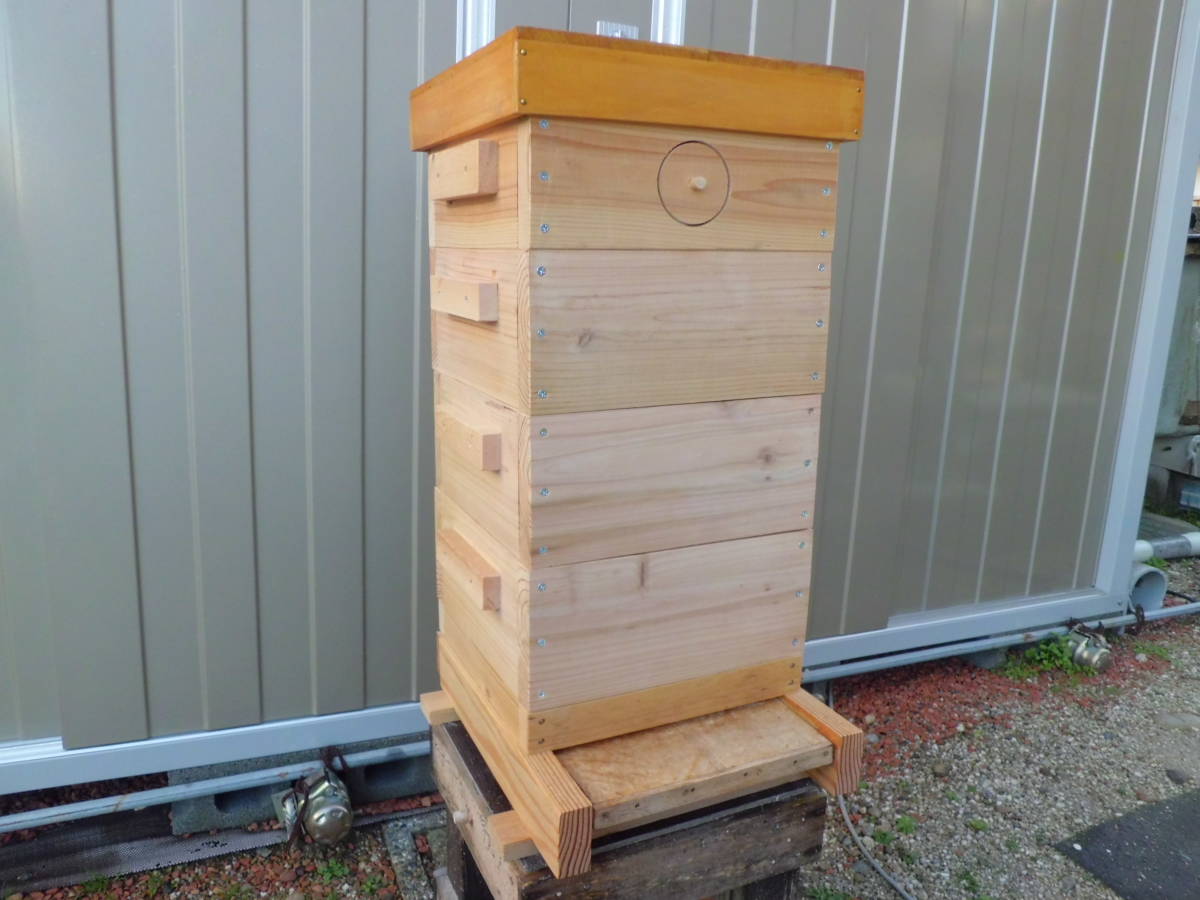 日本ミツバチ用巣箱 重箱式 キンリョウヘン付き 【公式通販】