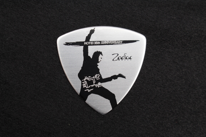 布袋寅泰25th記念エンブレム