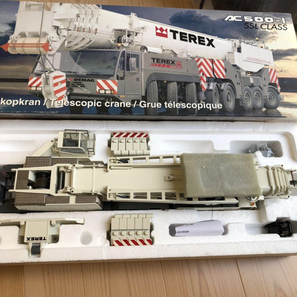 コンラート製 DEMAG クレーン 1/50 ミニチュアおまけ付き 予約】DEMAG