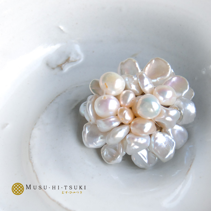 ブローチ パール レディース ピンブローチ 花びらパール 淡水パール