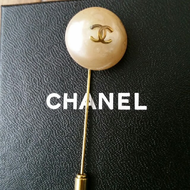シャネル ブローチ パイナップルモチーフ パール ピンブローチ B