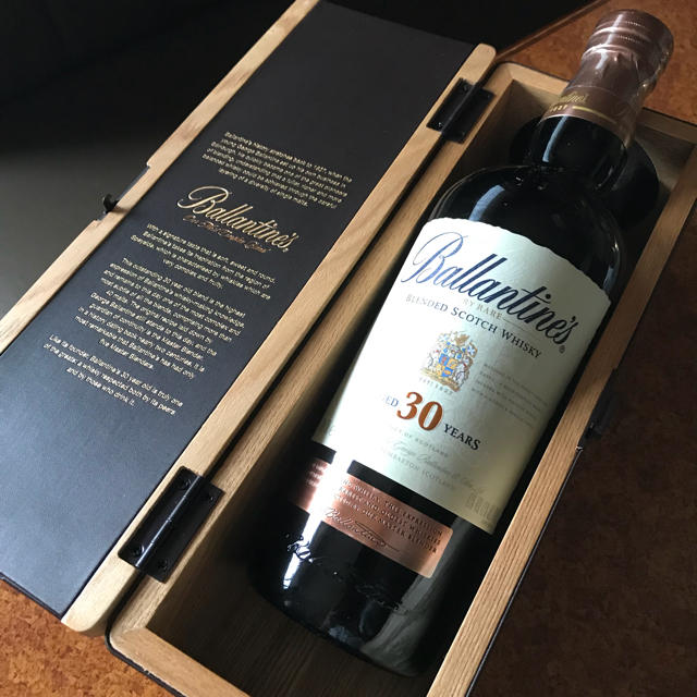 バランタイン30年 スコッチ ウイスキー 木箱付き 未開栓 700ml 43度