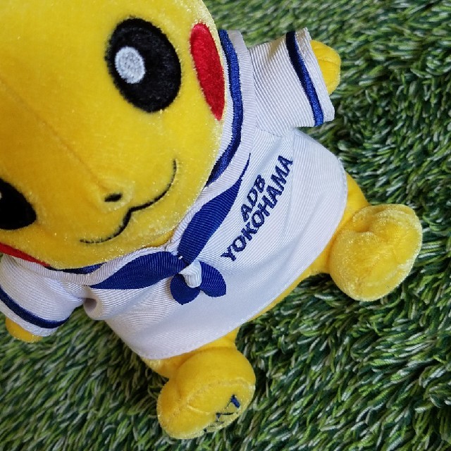 ポケモン - 美品☆ADB YOKOHAMAピカチュウぬいぐるみ 白×青 2017 限定
