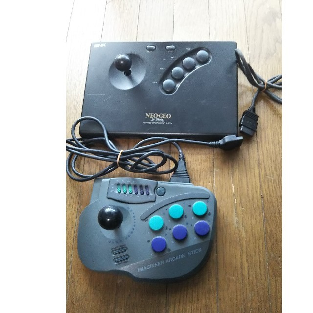 ネオジオ本体 コントローラー2個、ソフト3本、メモリーカード RGB