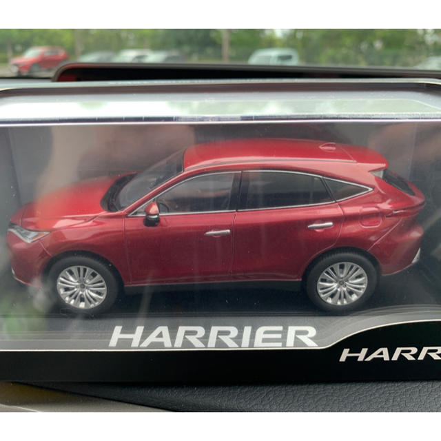 トヨタ TOYOTA ハリアー 1/30 ダイキャストミニカー カラーサンプル