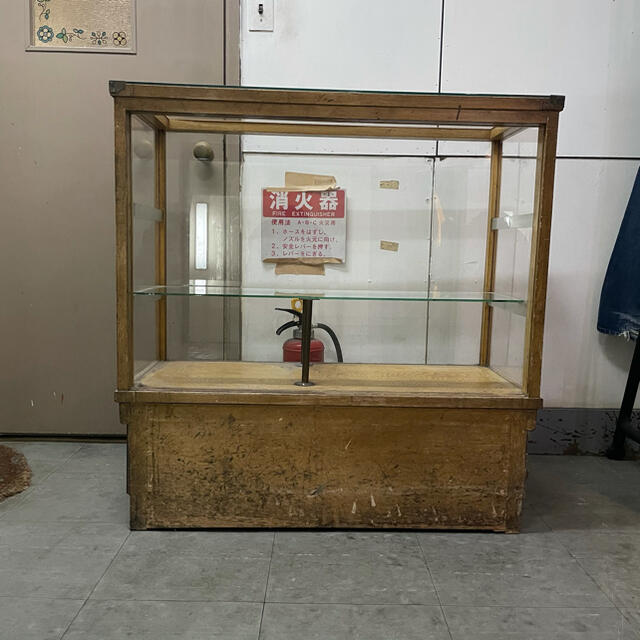 ショーケース レトロな駄菓子屋⁄お茶屋のブリキ製ガラスショーケース