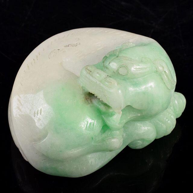 中國翡翠玉 三彩獅辟邪玉珮 根付 中国工芸品 中國翡翠玉 三彩獅辟邪玉